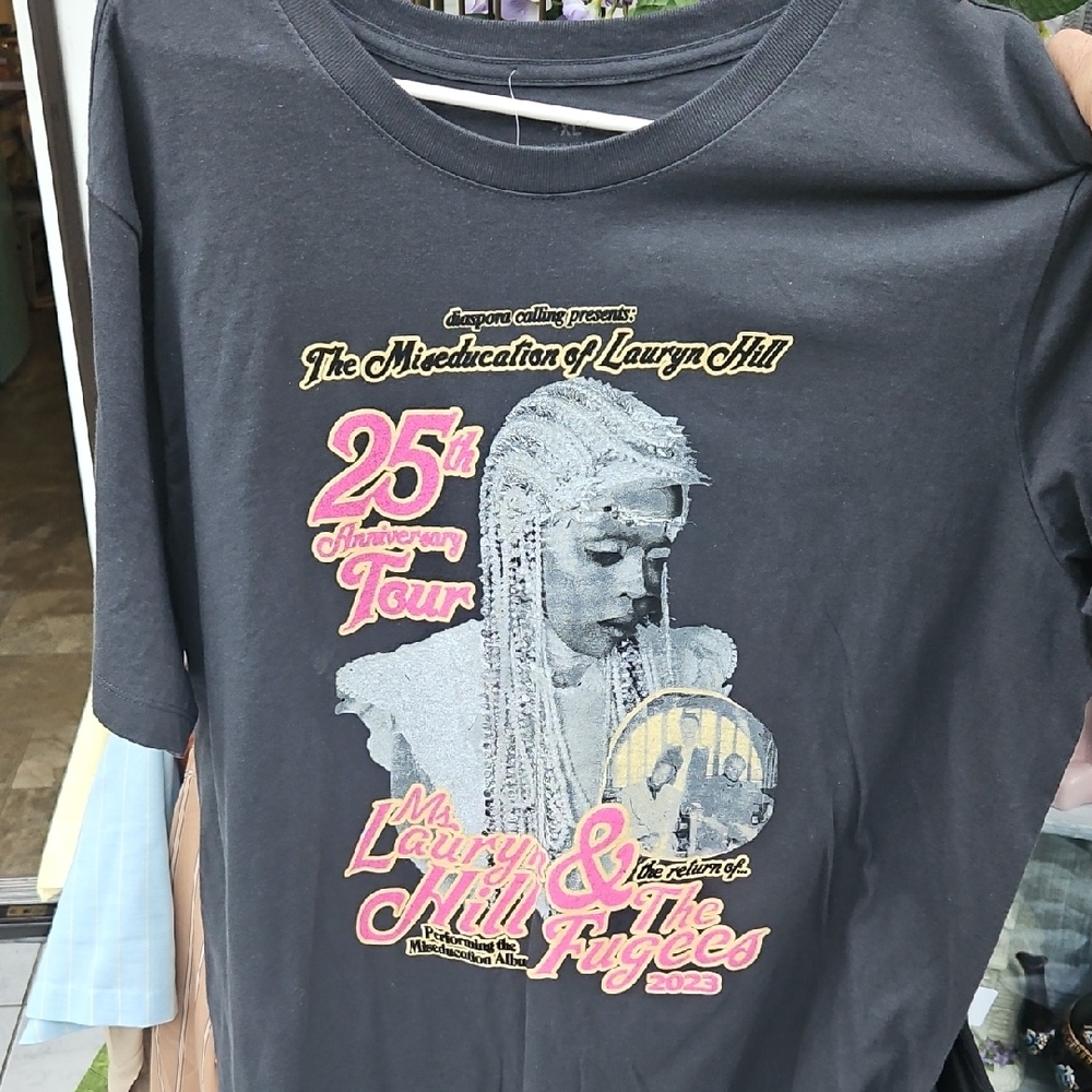 MS. LAURYN HILL FUGUEES 2023 25th Anniversary Tour Graphic T-Shirt